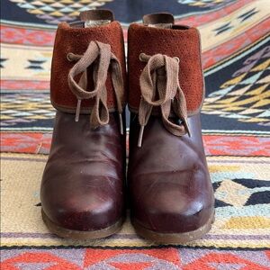 Merrell “Cinnamon Smooth” hidden wedge size 8 leather bootie